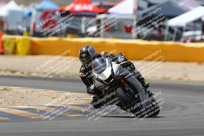 media/Apr-09-2022-SoCal Trackdays (Sat) [[c9e19a26ab]]/Turn 2 (1140am)/